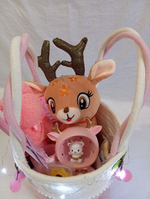 Корзина с подарками