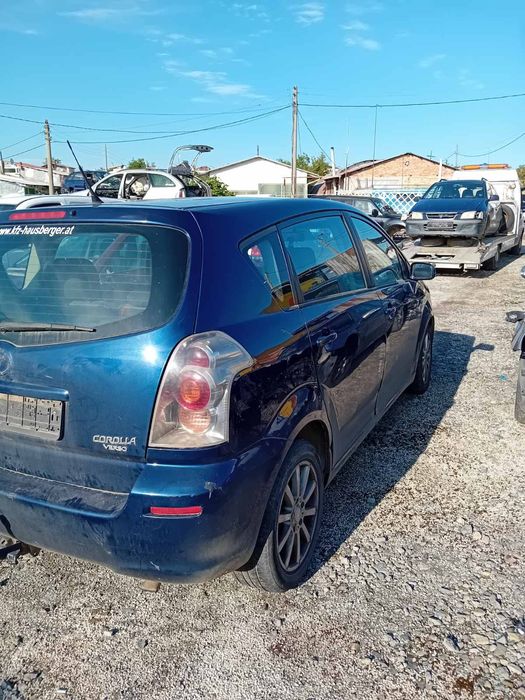 Toyota Corolla Verso 2007 година 2000 дизел