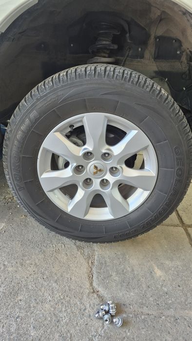 Шины yokohama  265 65 r17