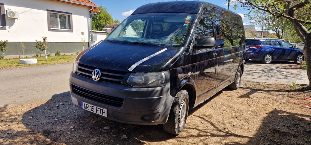 Vand Volsvagen T5 8+1  automat  cu rampa