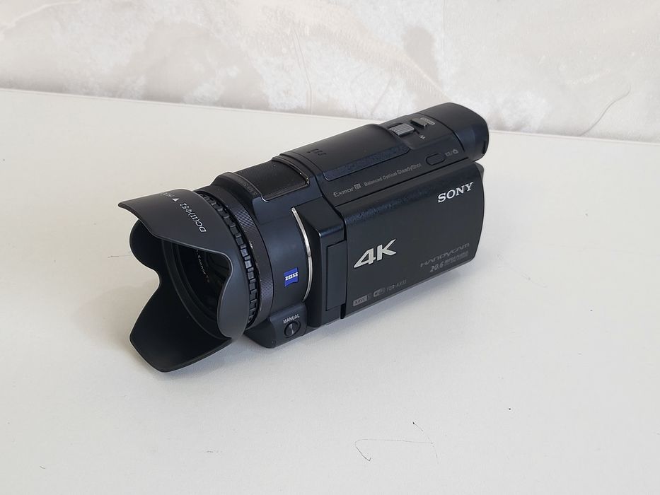 Видеокамера Sony FDR-AX33