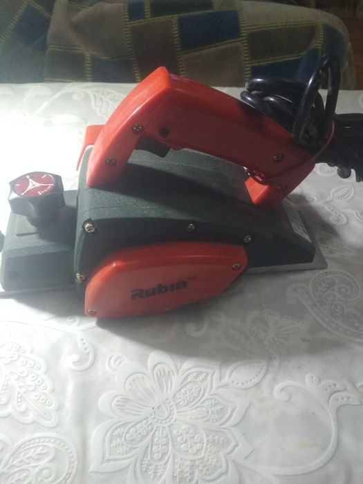 Продам электро рубанок Rubin