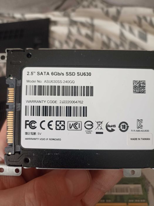 Лаптоп Lenovo Ideapad 300-15IBR за части или ремонт