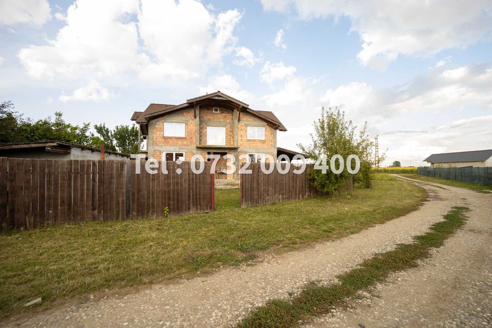 Casă la roșu P+M, 219 mp + Anexă, Teren 475 mp, Deschidere 40m, Hălchiu