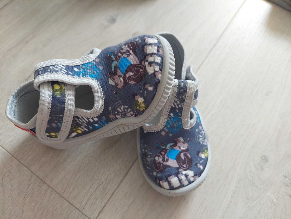 Детски пантофи/топлинки Колев и Колев