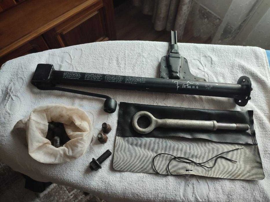 Cui tractare, prezoane  și surub antifurt Mercedes   - originale