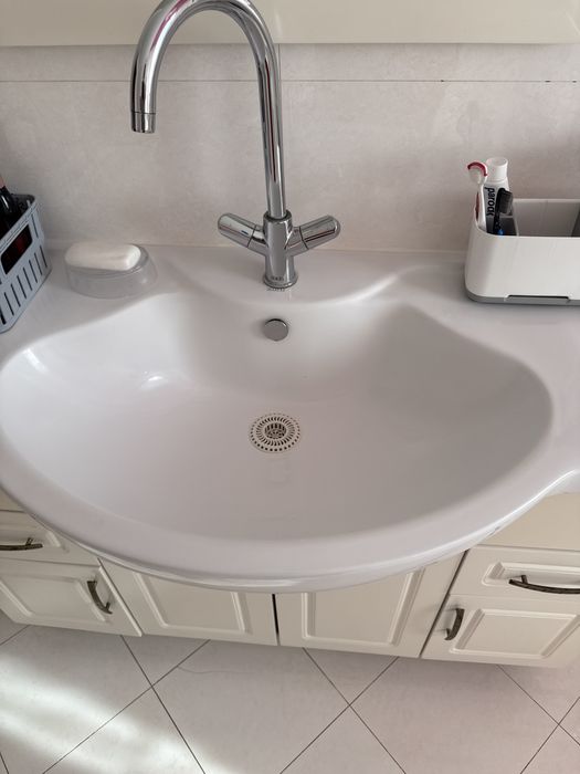 Продам мебель в ванную комнату