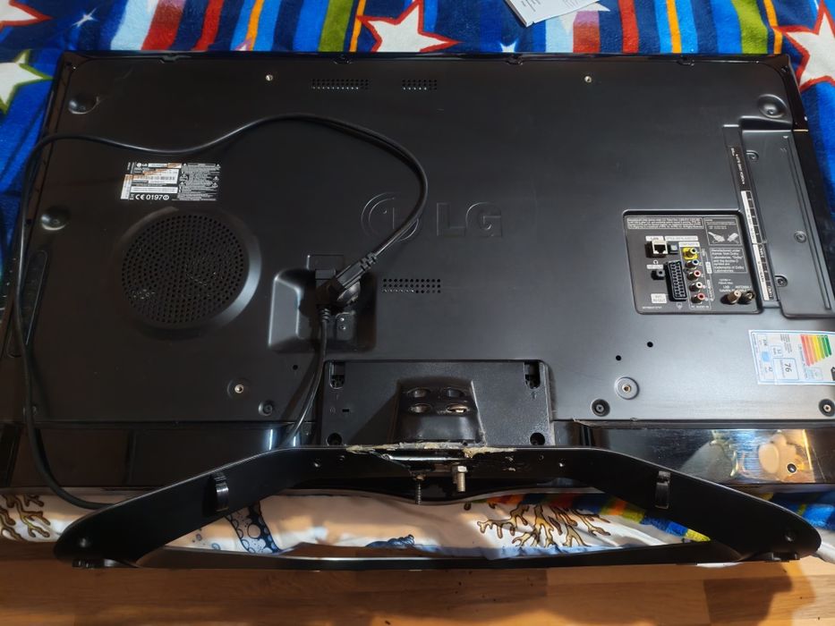 Lg smart TV 3d  и комплект 3d   очила