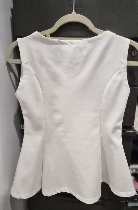 Bluza cambrata fara maneci