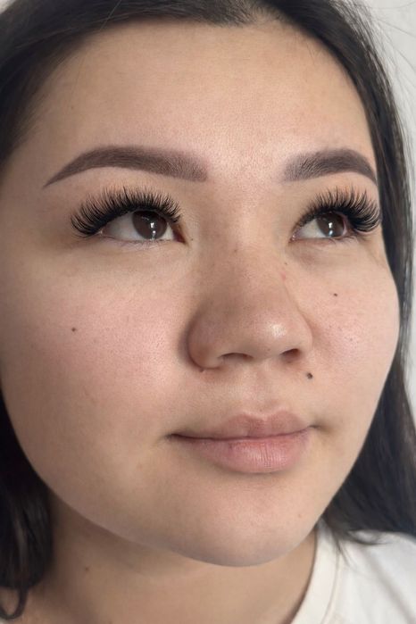 Услуги мастера по наращиванию ресниц