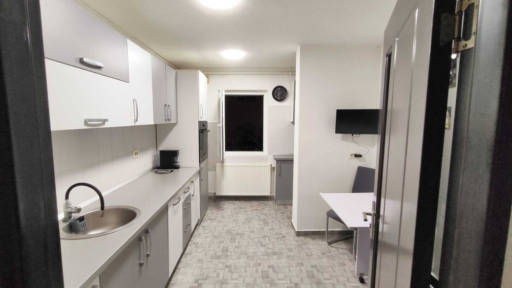 Apartament 3 camere, decomandat, Astra