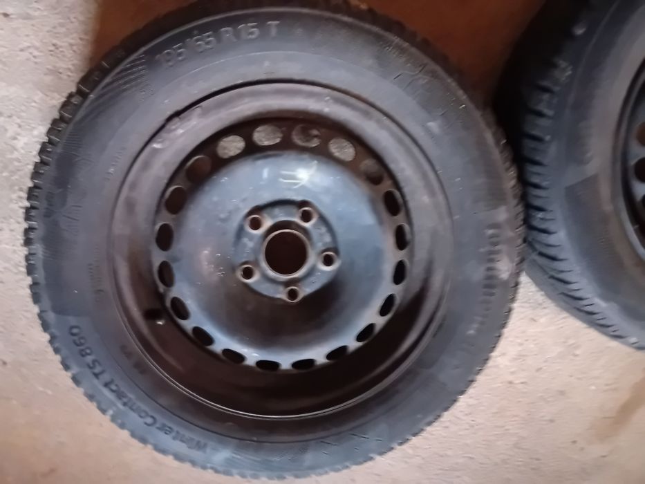 Vând 2 jante cu cauciuc M-S 195-65R15