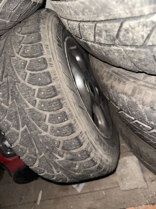 Продам шины с шипами