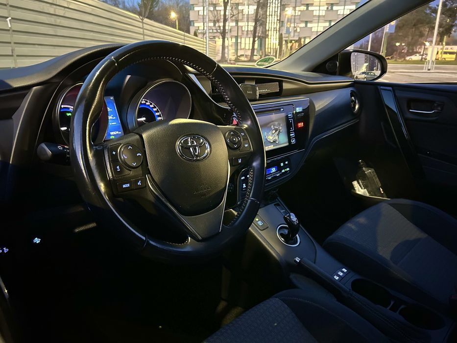 Toyota Auris 1.8 Hybrid | Istoric complet