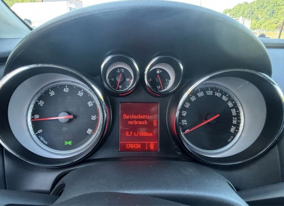 Opel Astra J 1.4T Full