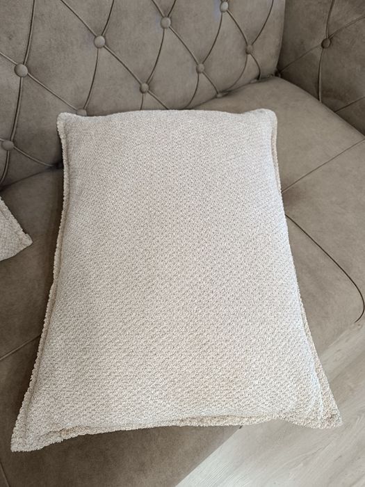 Подушки для дивана, кровати