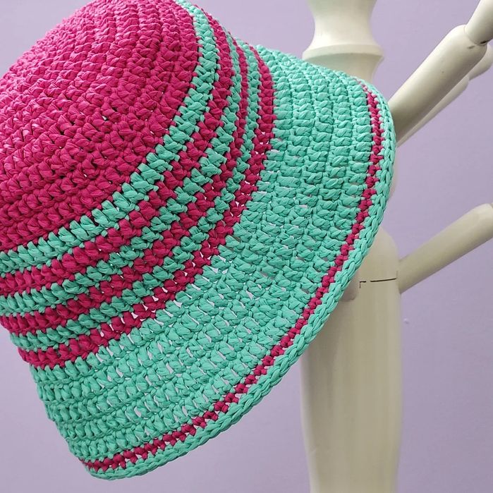 Стильная,  яркая панама. Ручная работа.из Рафии.