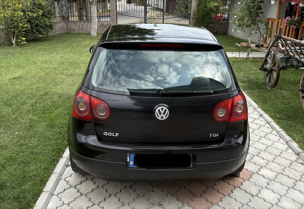 VW Golf 5 1.9 TDI 90 CP BRU – 2005 – negru metalizat LC9Z