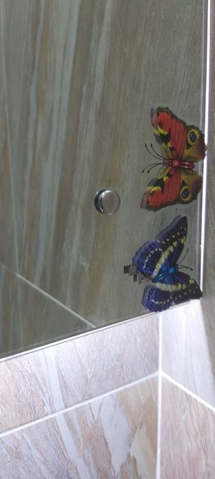 Зеркало продаётся с подсветкой