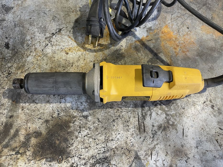 Продам гравер Dewalt