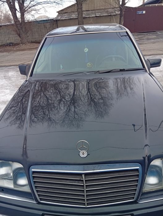 Мерс 124 кузов 2 литра1994