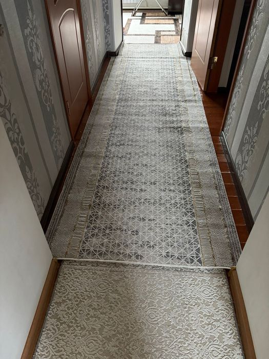 Дорожка ковёр почти новый