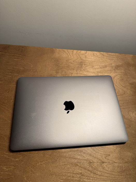 MacBook Pro (13-inch, 2016)