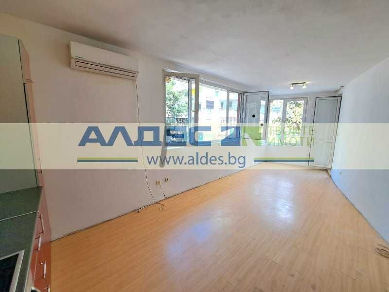 Продава се Тристаен апартамент в София, Белите брези - 81 кв.м за 3500 €/кв.м - Снимка #2