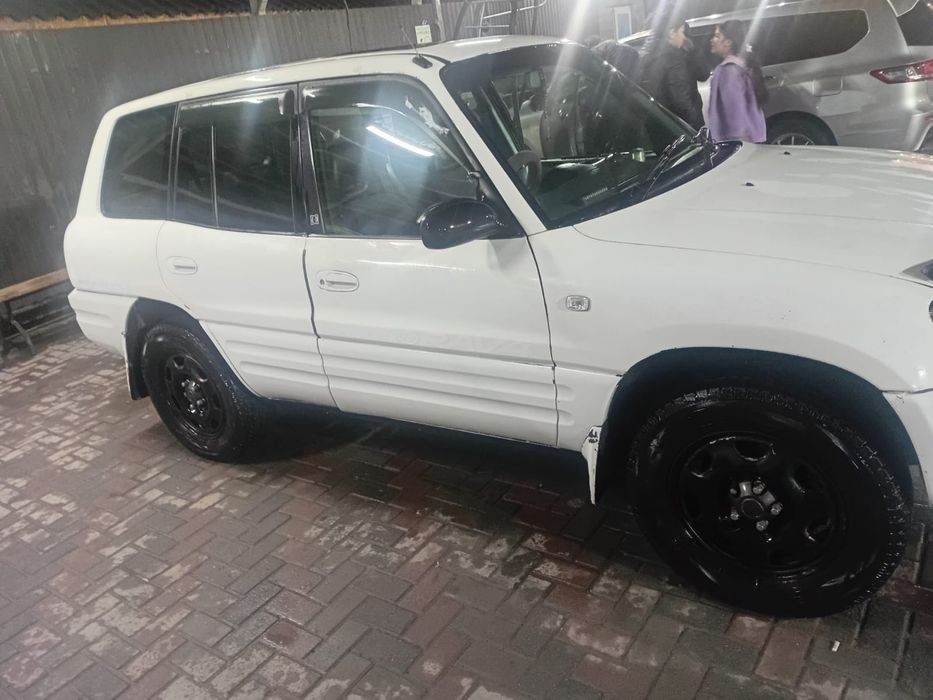 Toyota RAV4 1996год