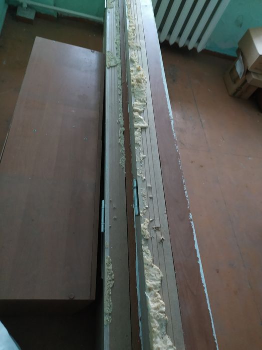 Дверь на 80  с коробкой и ручками