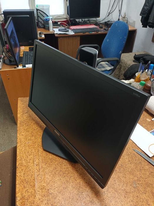 Продавам монитор PHILIPS 24 инча