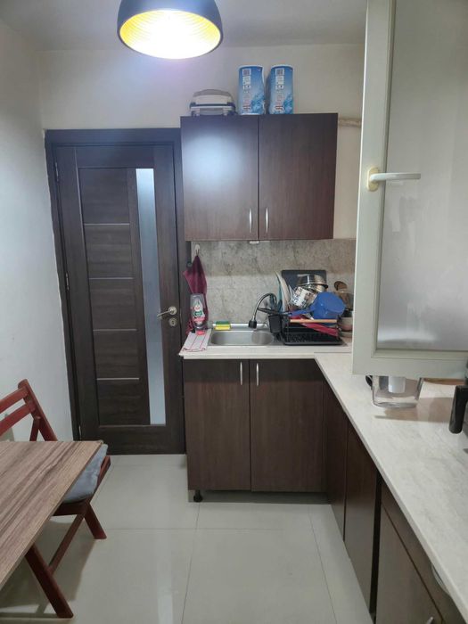 Vand apartament 2 camere Eroii Revolutei, decomandat,direct proprietar