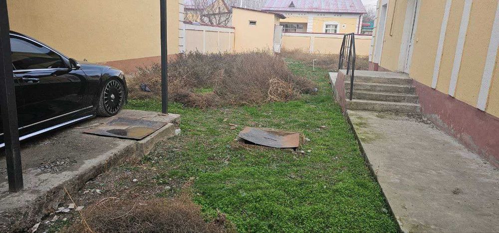 6 sotixli katej sotiladi Jomboy