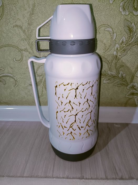 Термос, новая, 1.8 литр