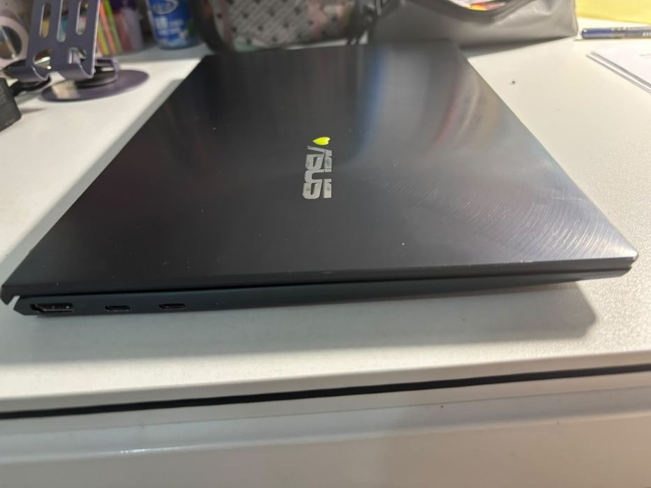 ASUS ZenBook 14 UX425EA / Core i3 / 8 ГБ / SSD