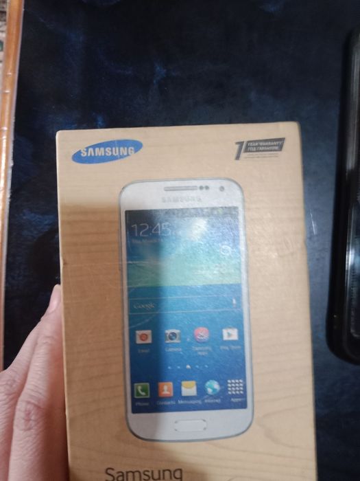 Продам Самсунг с 4 мини