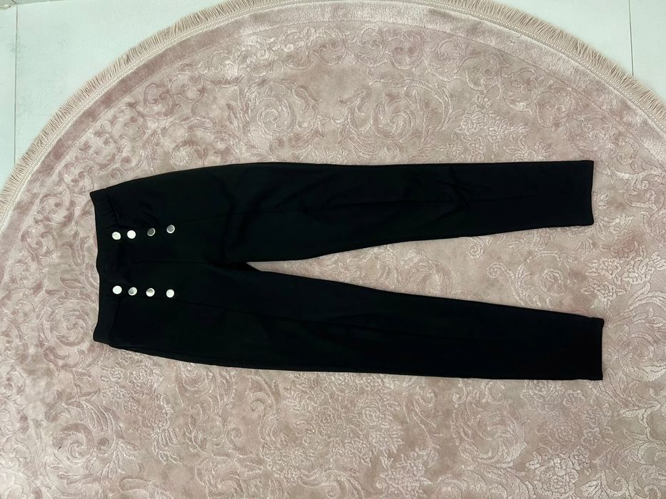 Vand pantaloni pentru fete