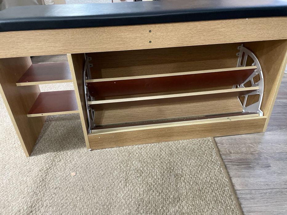 Продам обувницу новую