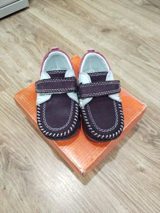 Продам детскую обувь