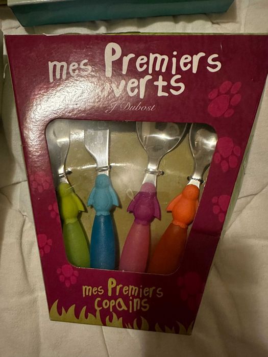 Детски дрешки и аксесоари