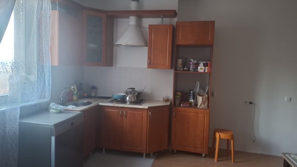 Кухня коричневая