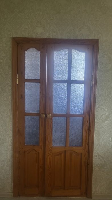 Продам двери дерево