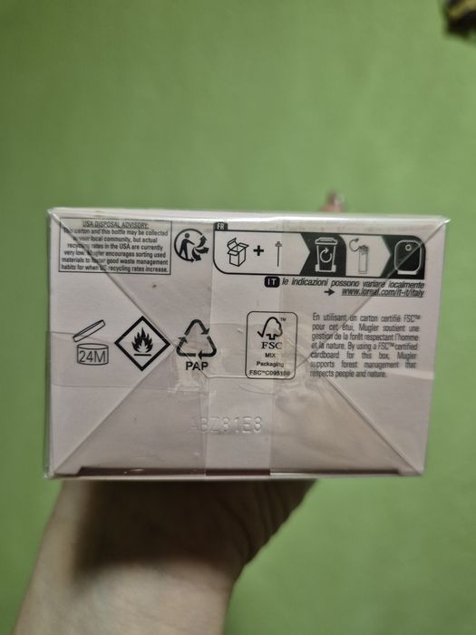 Womanity Mugler нов