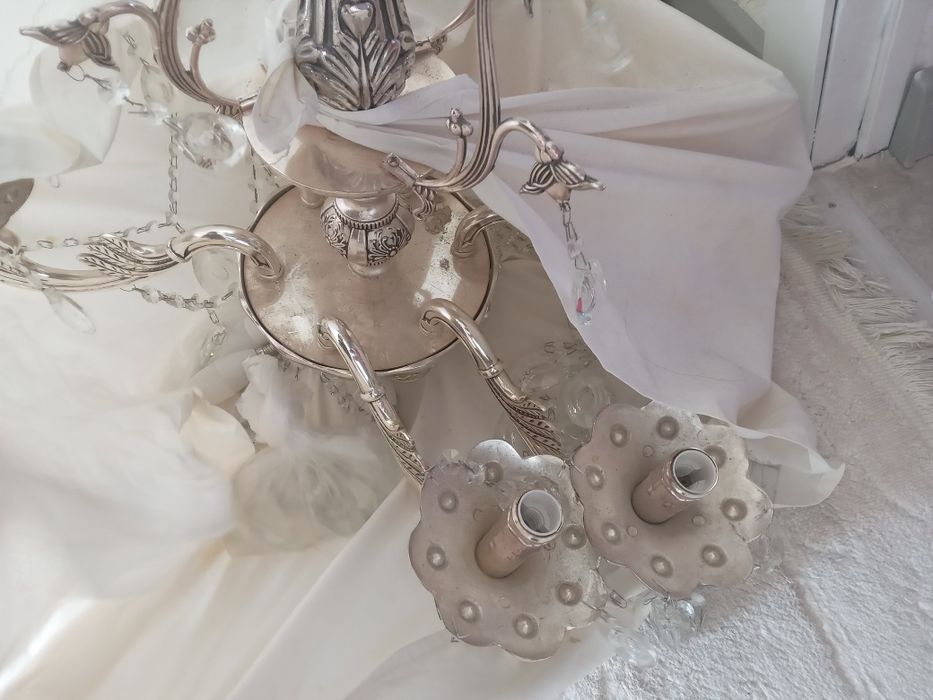 Люстра.  В зал .