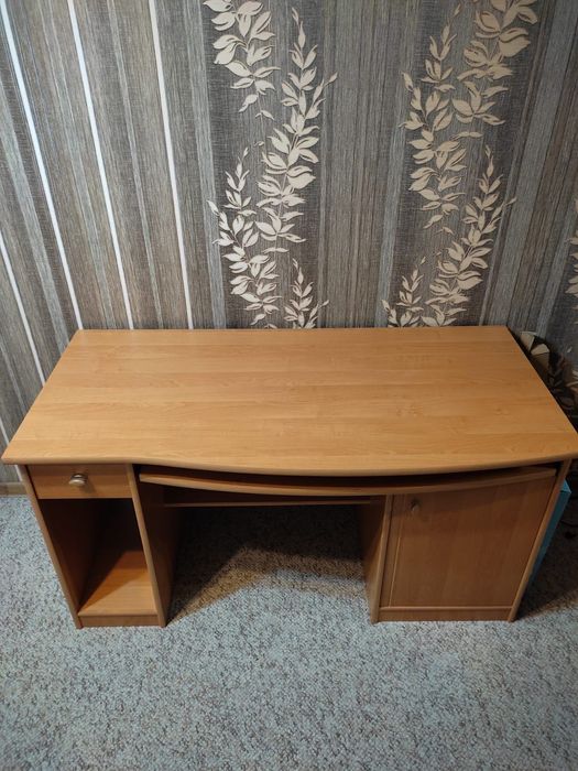 Школьный детский стол письменный