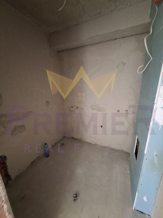 Продава се Двустаен апартамент в Варна, Колхозен пазар - 65 кв.м за 2539 €/кв.м - Снимка #2