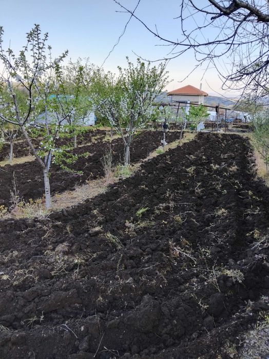 Продавам недвижим имот