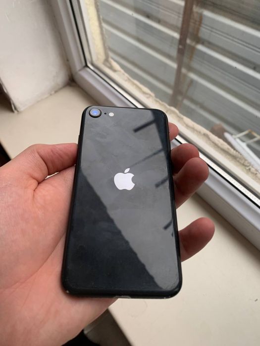 Продам два айфона состояние хорошее