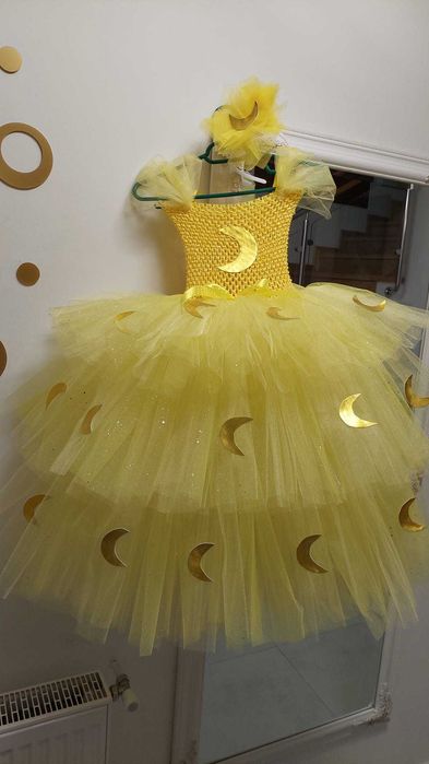 Rochita galbena TUTU Soare Stea Luna carnaval serbare petrecere cadou