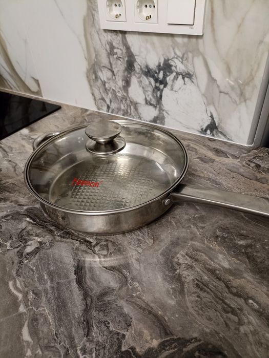 Срочно продам сковородки